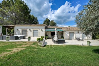 house 6 Rooms for sale on EYGALIERES (13810) Sale House Eygalières 6 Rooms 280 m²